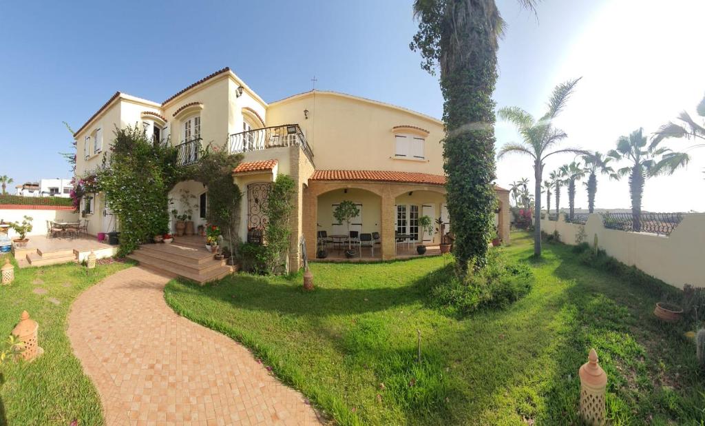 Lara House