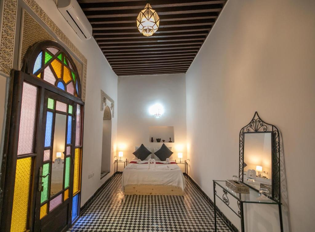Riad Nashira