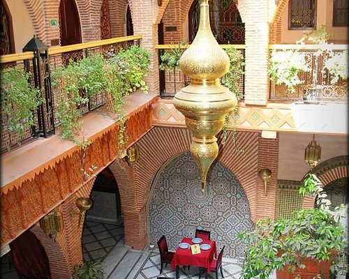 Hotel Mbrouk